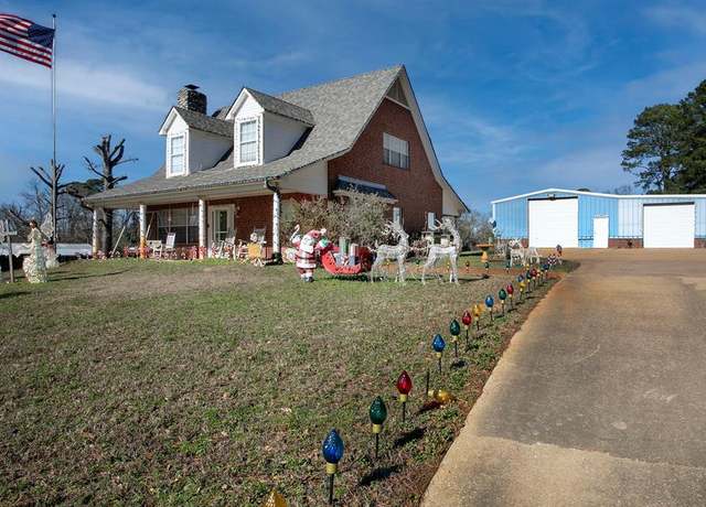 Property at 997 Sycamore St, Overton, TX 75684, 3 beds, 2 baths
