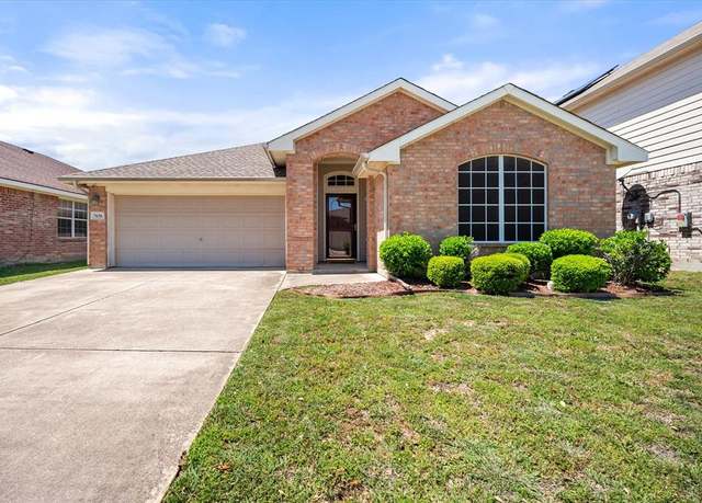 Property at 7636 Hollow Forest Dr, Fort Worth, TX 76123, 3 beds, 2 baths