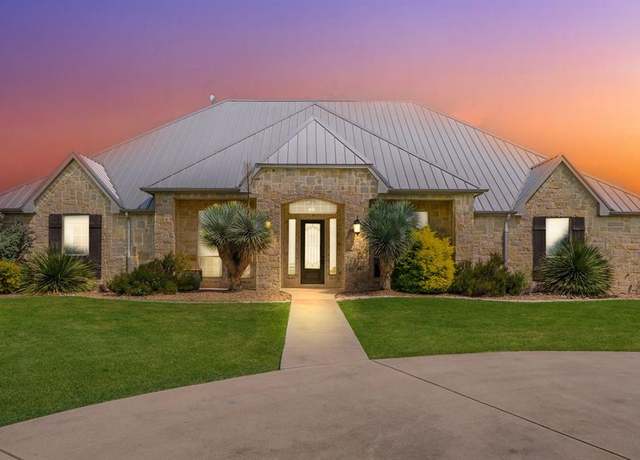 Property at 209 Haciendas Dr, Weatherford, TX 76087, 3 beds, 3 baths