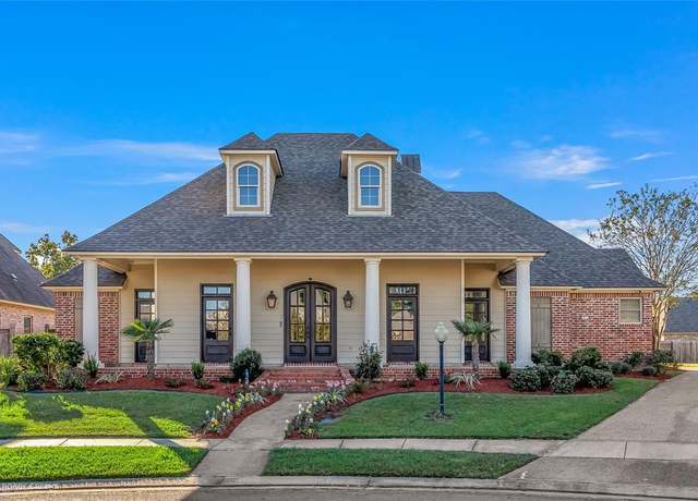 Property at 1012 Conti Cir, Shreveport, LA 71106, 5 beds, 3 baths