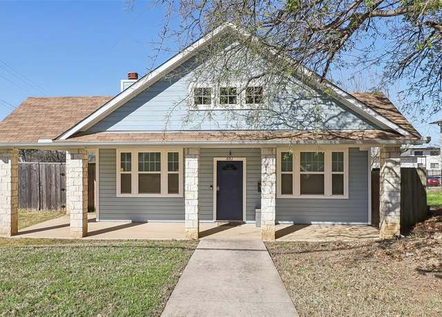 Property at 601 N Lancaster Ave, Dallas, TX 75203, 3 beds, 2 baths