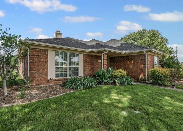 Property at 1501 Summerwind Ln, Lewisville, TX 75077, 3 beds, 2 baths