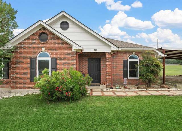 Property at 104 Oak Hill Loop, Whitney, TX 76692, 3 beds, 2 baths