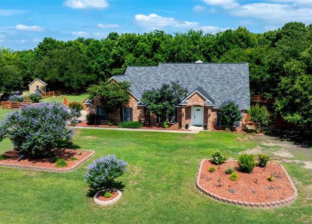 Property at 4710 Ashley Cir, Midlothian, TX 76065, 4 beds, 2 baths