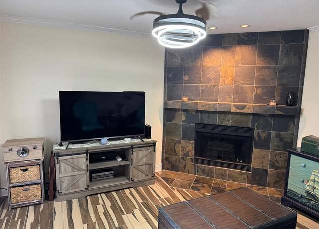 Property at 14800 Enterprise Dr Unit 23D, Farmers Branch, TX 75234, 2 beds, 2.5 baths