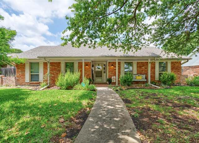 Property at 7 Harolds Cir, Richardson, TX 75081, 3 beds, 2.5 baths