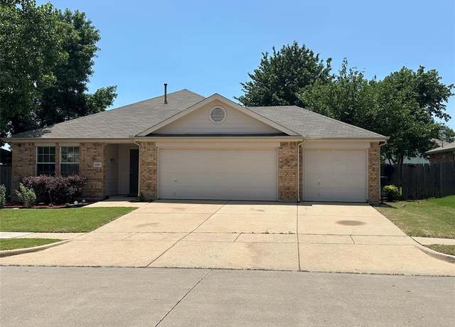 Property at 3003 Elderberry Dr, Wylie, TX 75098, 3 beds, 2 baths