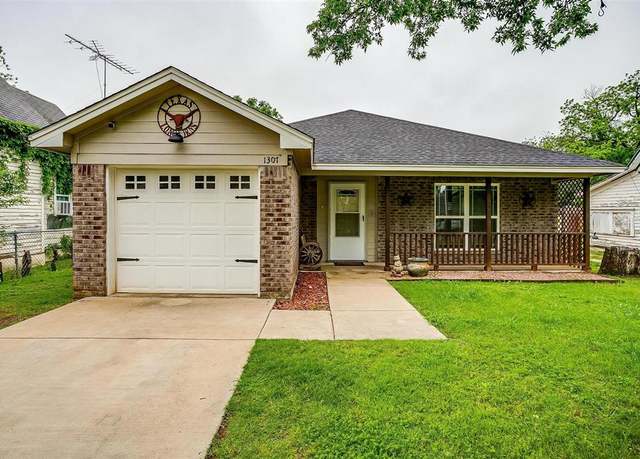 Property at 1307 N Robinson St, Cleburne, TX 76031, 3 beds, 2 baths