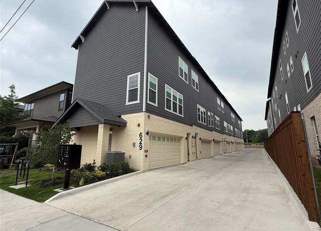 Property at 629 N Tyler St, Dallas, TX 75208, 2 beds, 2.5 baths