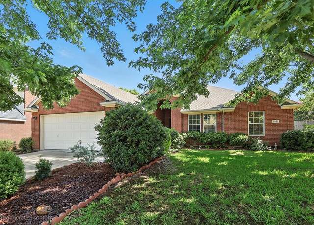 Property at 3532 Mustang Dr, Denton, TX 76210, 4 beds, 2 baths