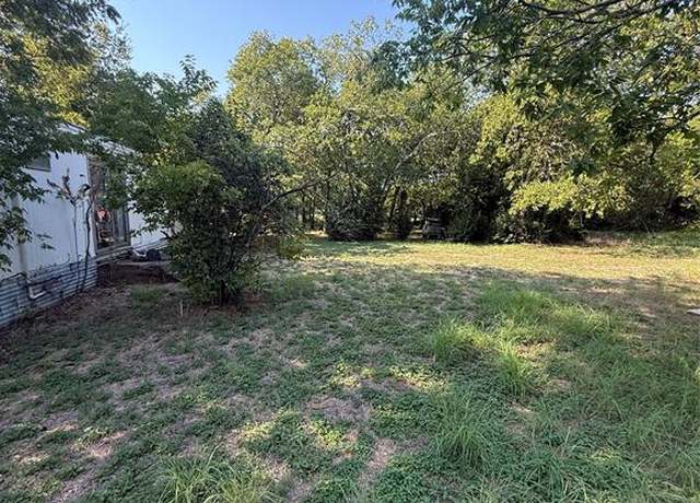 Property at 705 W Jefferson Ave, Whitney, TX 76692, 2 beds, 1 bath