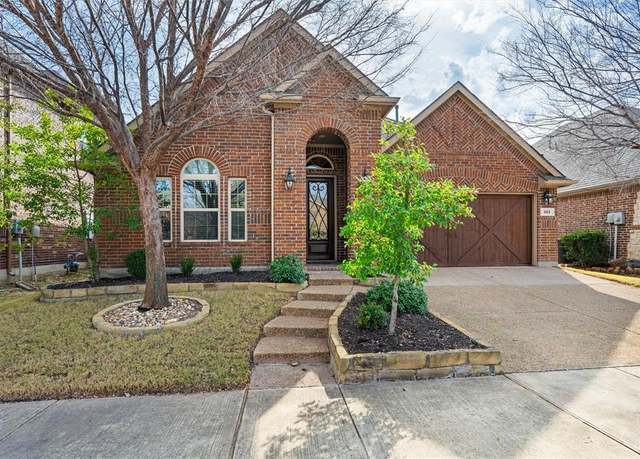 Property at 802 River Birch Ct, Euless, TX 76039, 3 beds, 3 baths