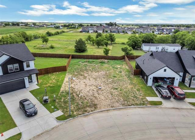 Property at 572 Highview Ct, Godley, TX 76044