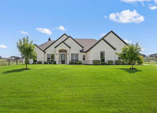 Property at 313 Oak Meadow Ln, Weatherford, TX 76085, 4 beds, 2.5 baths