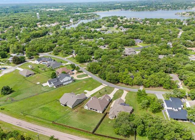Property at 226 Colt Dr, Gainesville, TX 76240, 3 beds, 2.5 baths