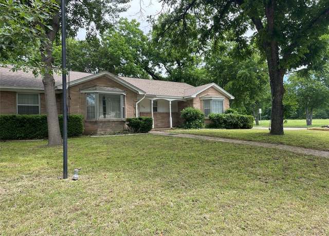 Property at 702 Austrian Rd, Grand Prairie, TX 75050, 3 beds, 2 baths