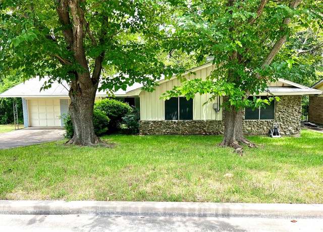 Property at 721 Fairway Rd, Woodway, TX 76712, 3 beds, 2 baths