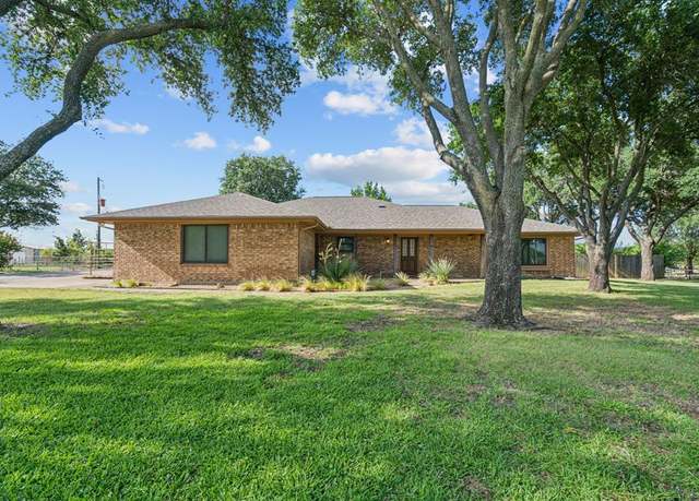 Property at 200 Berry Dr, Haslet, TX 76052, 2 beds, 2 baths