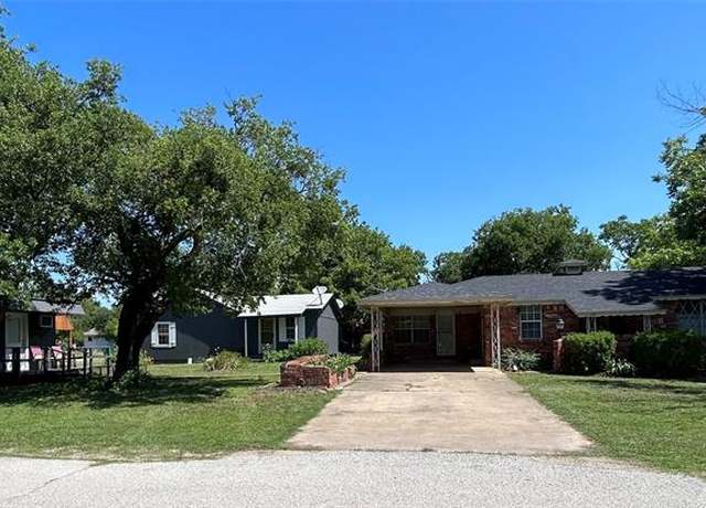 Property at 241 E Aurora St, Rhome, TX 76078, 4 beds, 3 baths