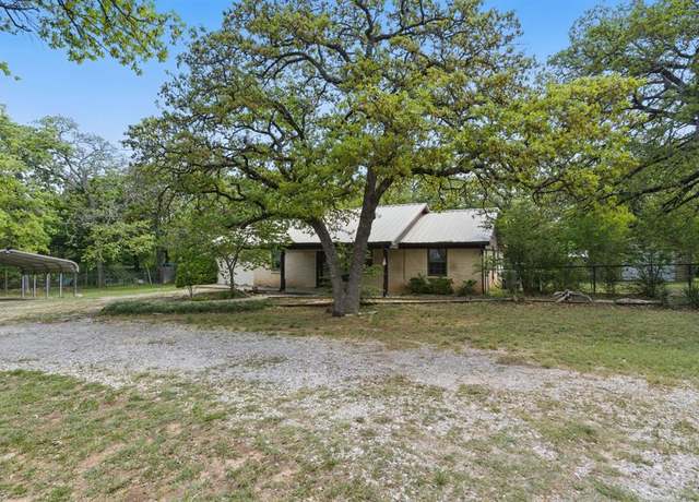 Property at 103 Granada Dr, Weatherford, TX 76088, 3 beds, 2 baths