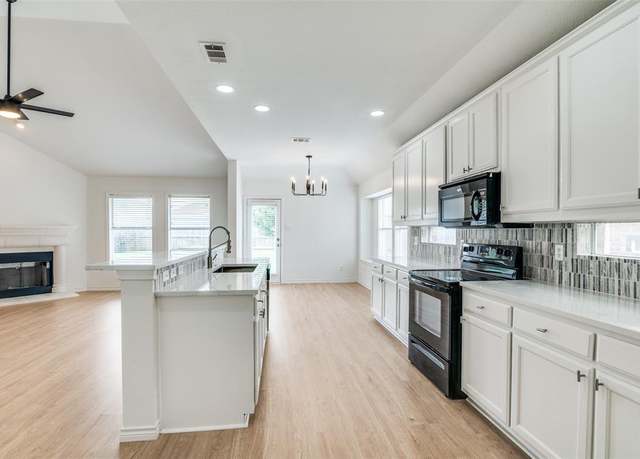 Property at 924 Bowie Dr, Lavon, TX 75166, 3 beds, 2 baths