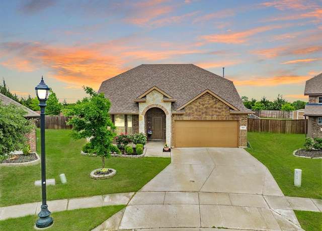 Property at 800 Fredericktown Dr, Fate, TX 75189, 4 beds, 3 baths
