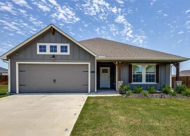 Property at 611 Kyle Dr, Tioga, TX 76271, 3 beds, 2 baths