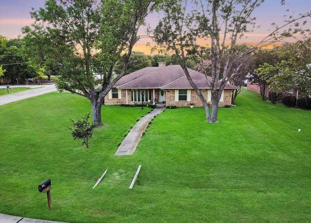 Property at 101 Hidden Ln, Red Oak, TX 75154, 3 beds, 2 baths