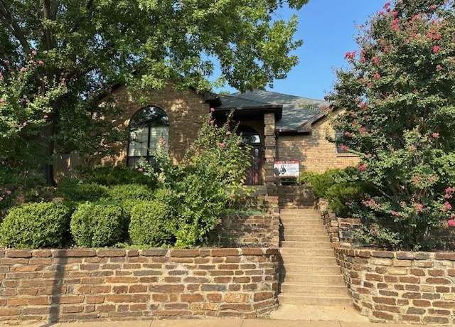 Property at 2704 Yorkshire Ct, Grapevine, TX 76051, 4 beds, 3.5 baths