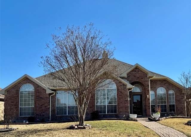 Property at 2414 W Stillwater Dr, Mesquite, TX 75181, 4 beds, 2 baths