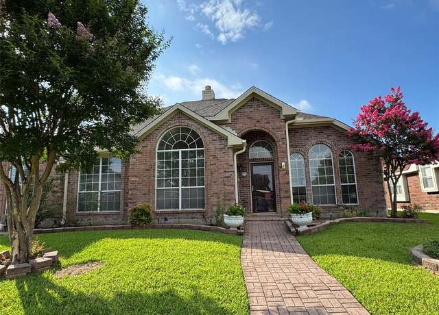 Property at 2414 W Stillwater Dr, Mesquite, TX 75181, 4 beds, 2 baths