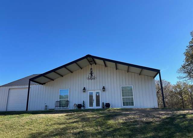 Property at 335 Ponderosa, Bowie, TX 76230, 2 beds, 1.5 baths
