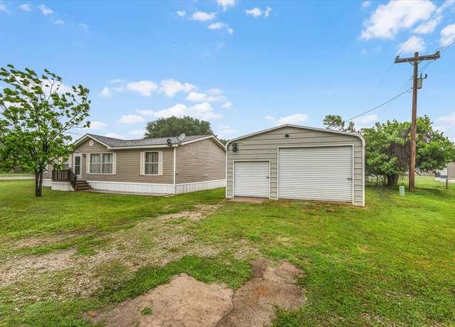 Property at 1900 Pelican Dr N, Pelican Bay, TX 76020, 3 beds, 2 baths