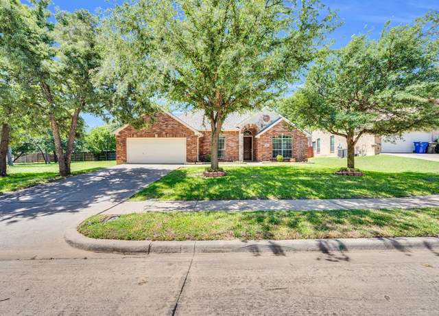 Property at 805 Warwick Ct, Kennedale, TX 76060, 4 beds, 2.5 baths