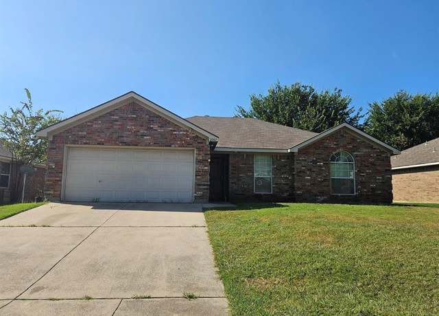 Property at 2001 Cancun Dr, Mansfield, TX 76063, 3 beds, 2 baths