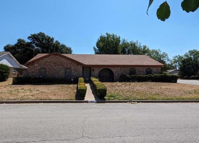 Photo of 1617 Meadow Lane Ter, Fort Worth, TX 76112