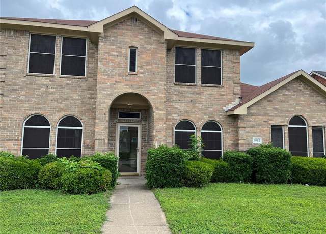 Property at 1082 Suffolk Ln, Cedar Hill, TX 75104, 4 beds, 2.5 baths