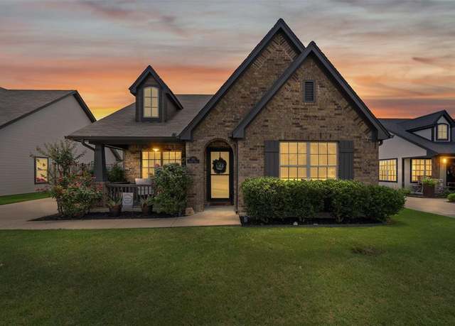 Property at 241 Tinker Trl, Burleson, TX 76028, 3 beds, 2 baths