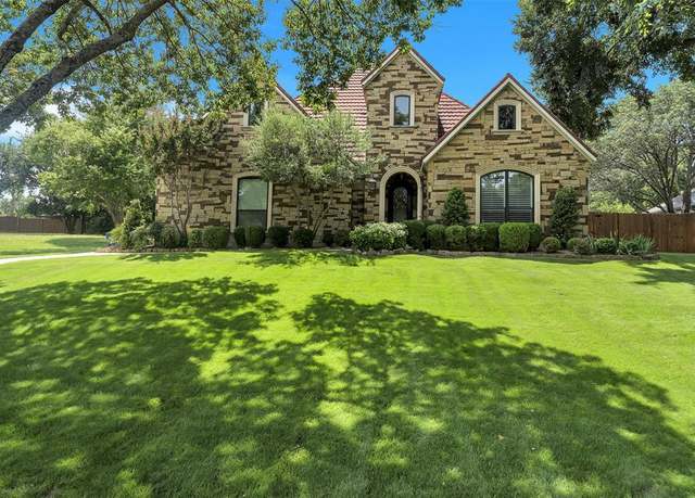 Property at 8917 Crest Wood Dr, Fort Worth, TX 76179, 4 beds, 3.5 baths