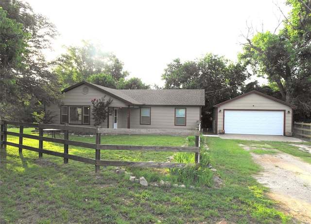 Property at 128 Siesta Ct, Granbury, TX 76048, 3 beds, 2 baths