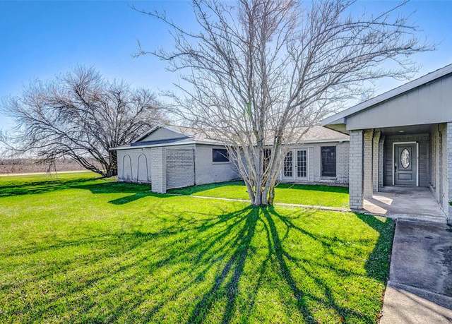 Property at 11915 Svoboda Rd, Wallis, TX 77485, 4 beds, 3 baths