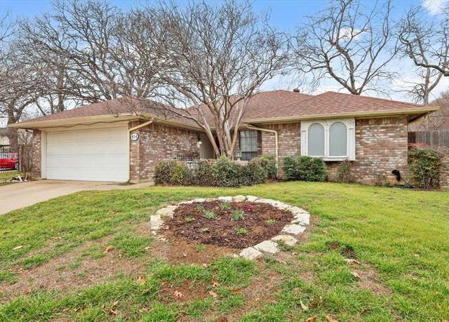 Property at 414 Morrison Dr, Euless, TX 76039, 3 beds, 2 baths