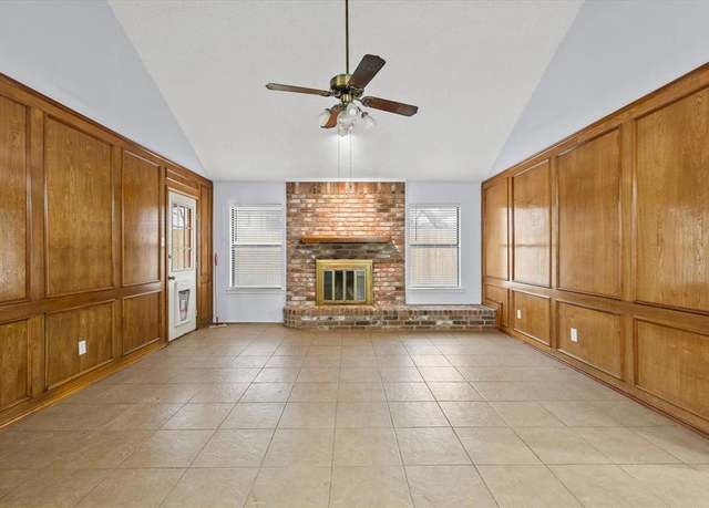 Property at 414 Morrison Dr, Euless, TX 76039, 3 beds, 2 baths