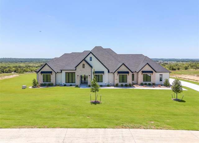 Property at 2030 Verona Dr, Weatherford, TX 76087, 4 beds, 3.5 baths