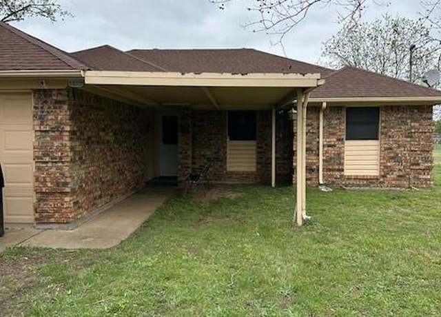 Property at 3930 Country Meadows Rd, Granbury, TX 76049, 3 beds, 2 baths