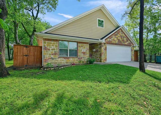 Property at 717 S Elm St, Sherman, TX 75090, 3 beds, 2.5 baths