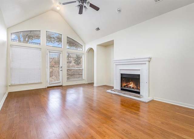 Property at 7108 Sugarplum Dr, Plano, TX 75074, 3 beds, 2 baths