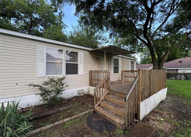 Property at 307 W Merritt Ave, Garrett, TX 75119, 3 beds, 2 baths