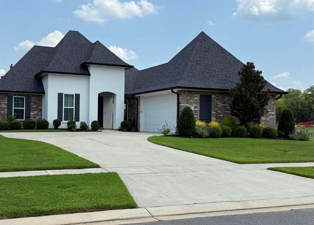 Property at 1365 Quincy Dr, Bossier City, LA 71111, 3 beds, 2 baths