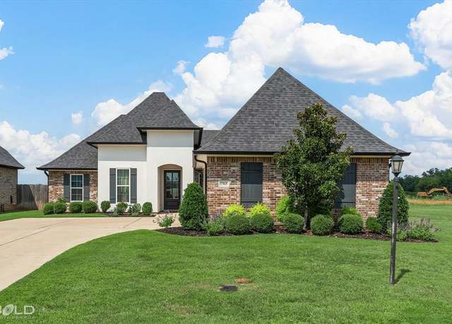 Property at 1365 Quincy Dr, Bossier City, LA 71111, 3 beds, 2 baths